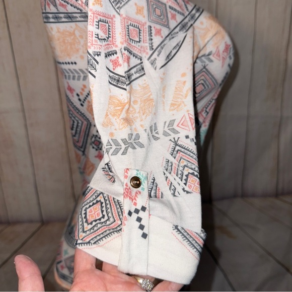 DNA Couture White and Orange Aztec knit top, short roll sleeve, Sz M​ - Picture 4 of 10